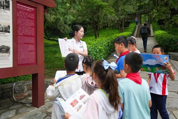 北京市属公园暑期红色游持续升温